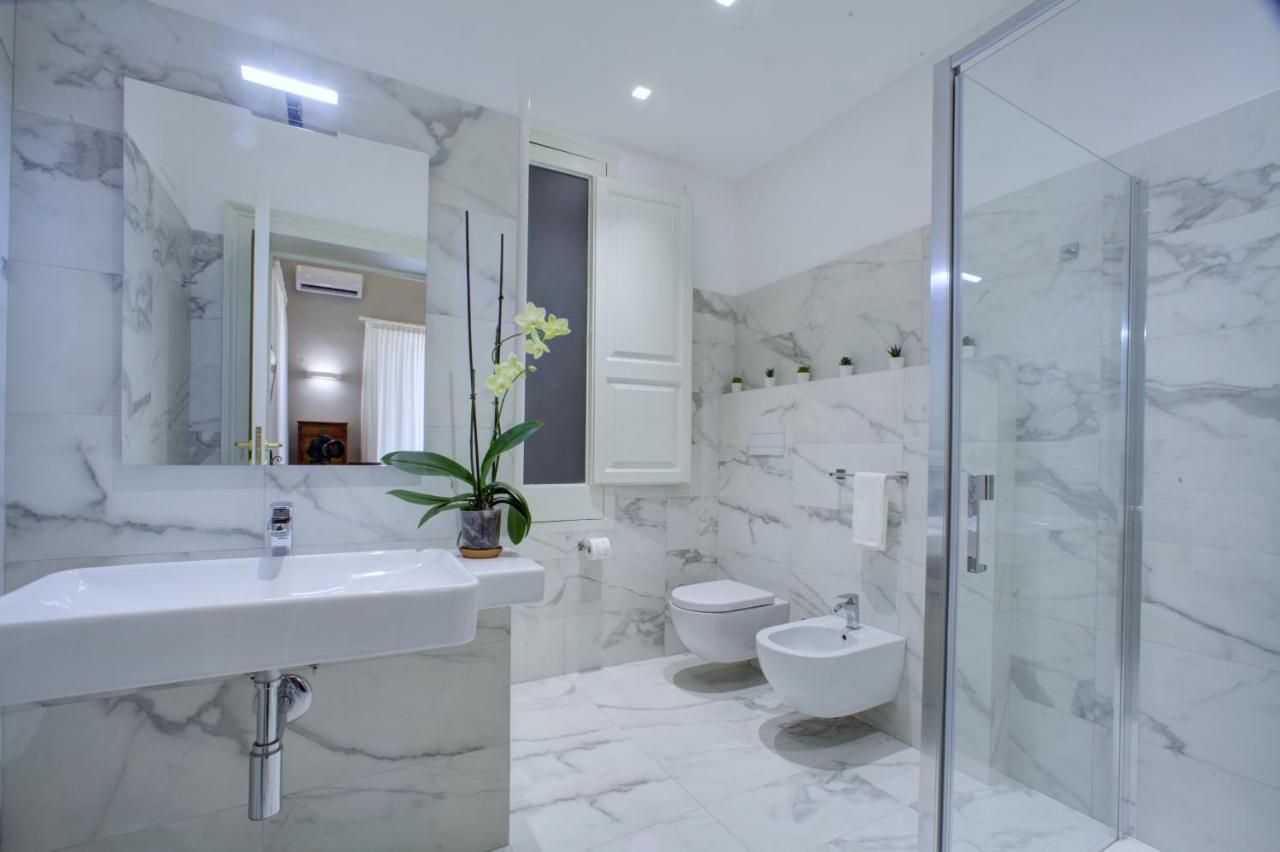 קטאניה Palazzo Pastura B&B And Apartments מראה חיצוני תמונה