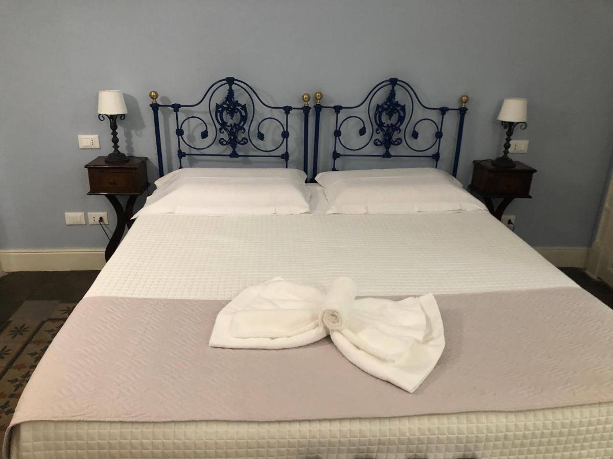 קטאניה Palazzo Pastura B&B And Apartments מראה חיצוני תמונה