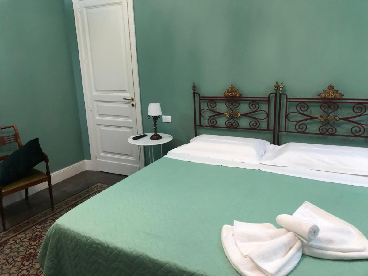 קטאניה Palazzo Pastura B&B And Apartments מראה חיצוני תמונה