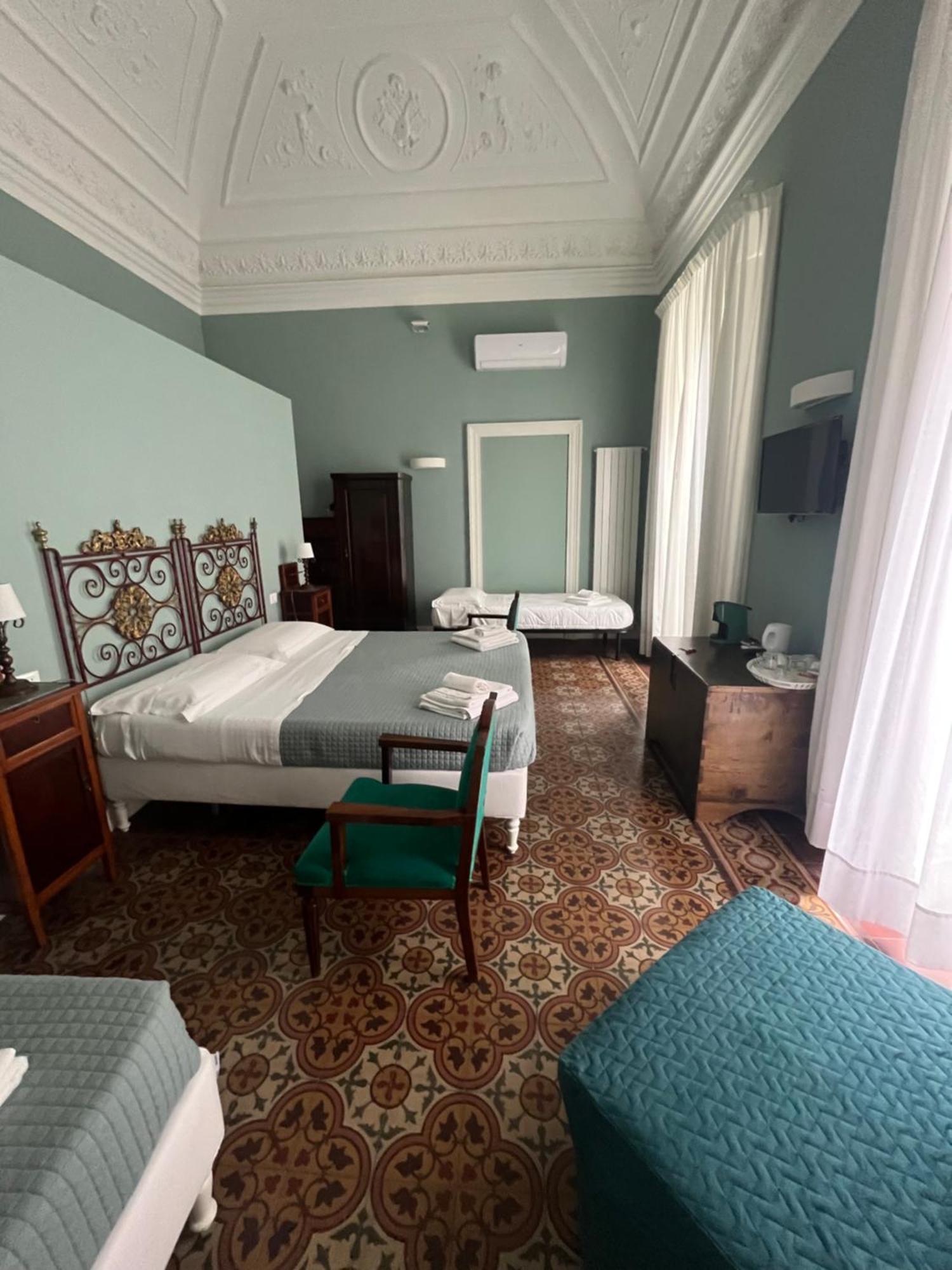 קטאניה Palazzo Pastura B&B And Apartments מראה חיצוני תמונה